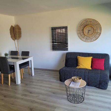 Appartement tout équipé en rez-de-jardin entre Gard et Ardèche Saint-Julien-de-Peyrolas Esterno foto
