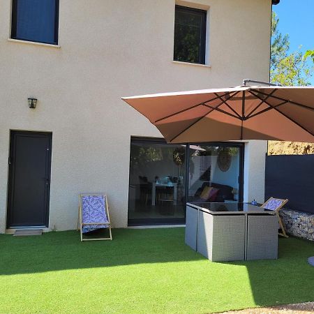 Appartement tout équipé en rez-de-jardin entre Gard et Ardèche Saint-Julien-de-Peyrolas Esterno foto