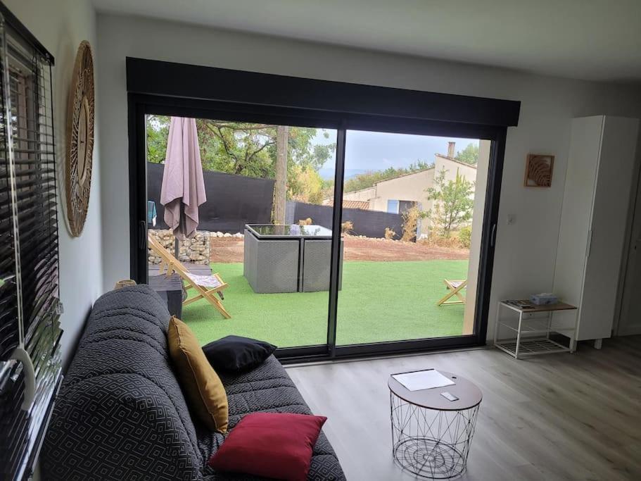 Appartement tout équipé en rez-de-jardin entre Gard et Ardèche Saint-Julien-de-Peyrolas Esterno foto