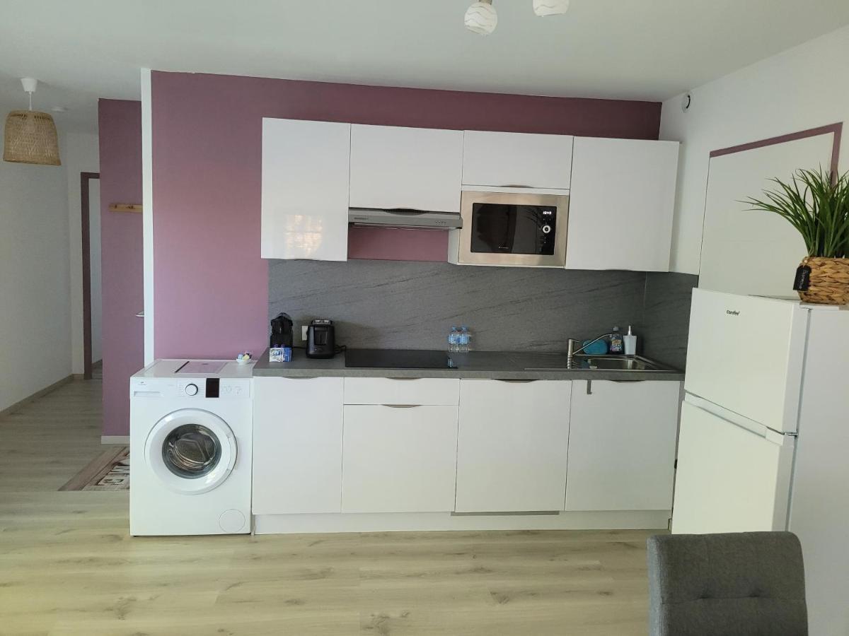 Appartement tout équipé en rez-de-jardin entre Gard et Ardèche Saint-Julien-de-Peyrolas Esterno foto