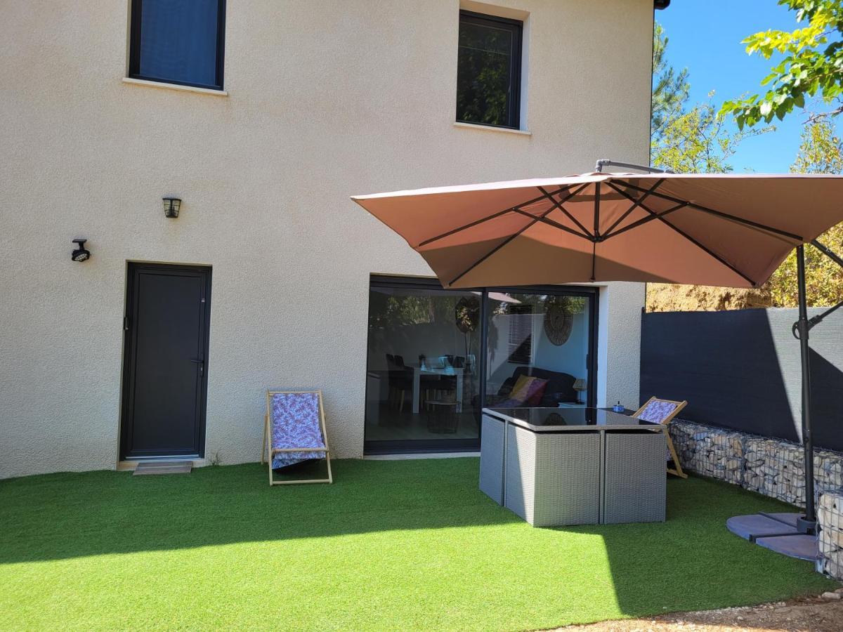 Appartement tout équipé en rez-de-jardin entre Gard et Ardèche Saint-Julien-de-Peyrolas Esterno foto